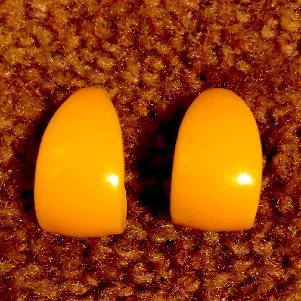 Gorgeous Vintage Peach Earrings ๐ - Picture 1 of 7